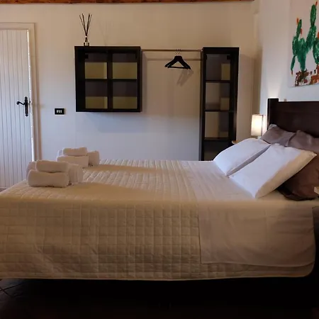 Terra Di Mezzo بيت ضيافة 3*